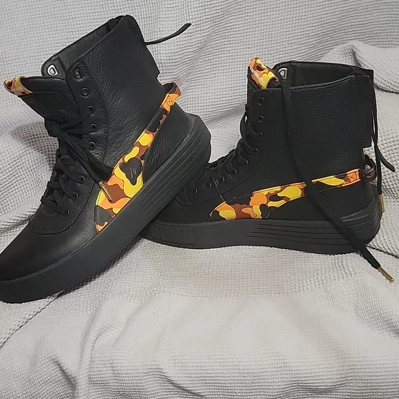 Puma × A Bathing Ape leather Hi-tops ULTRA RARE  factory samples M sz9 Get your feet in these classic adidas Copa Super Suede  main image 2